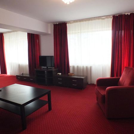 Alba Iulia Square - Apartments And Studios Bukares Bagian luar foto