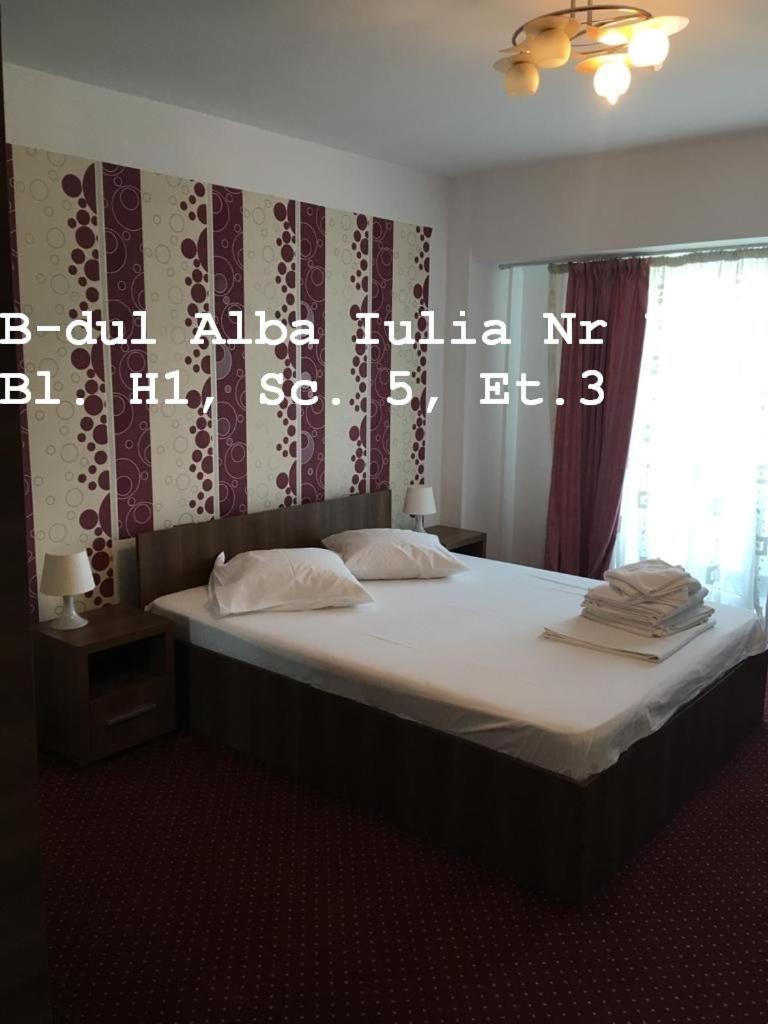 Alba Iulia Square - Apartments And Studios Bukares Ruang foto