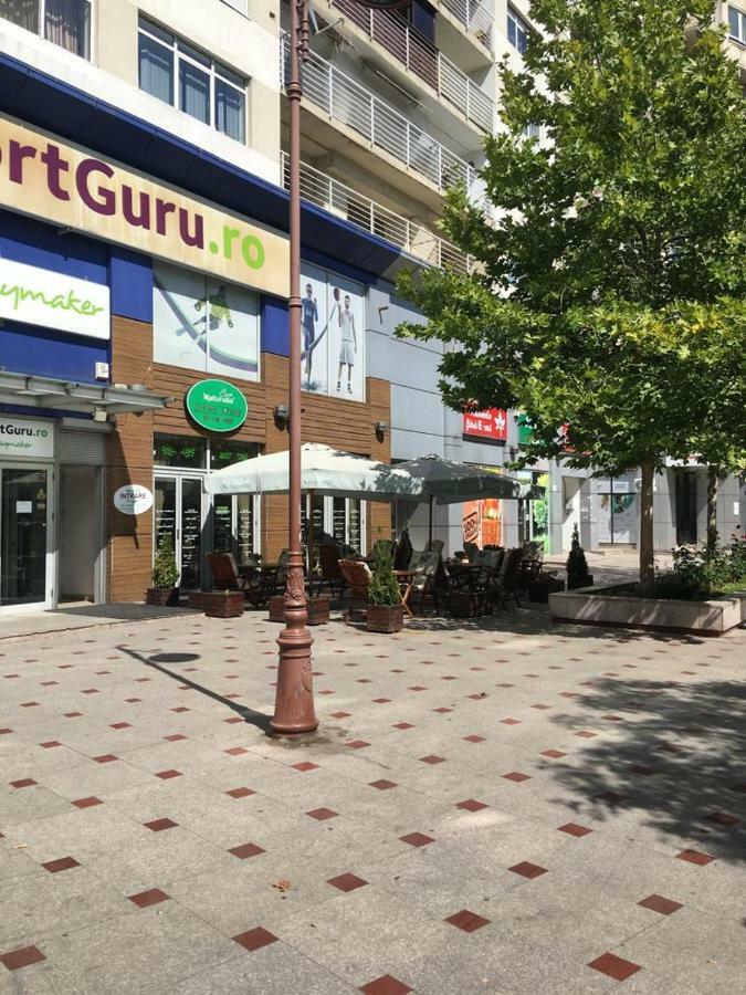 Alba Iulia Square - Apartments And Studios Bukares Bagian luar foto