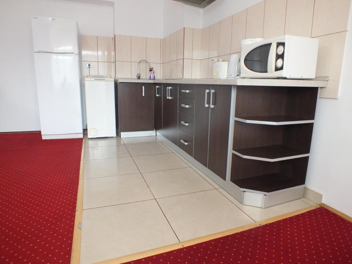 Alba Iulia Square - Apartments And Studios Bukares Bagian luar foto