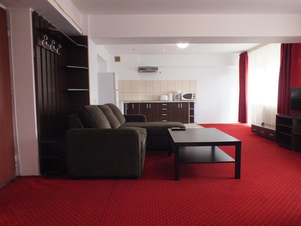 Alba Iulia Square - Apartments And Studios Bukares Bagian luar foto