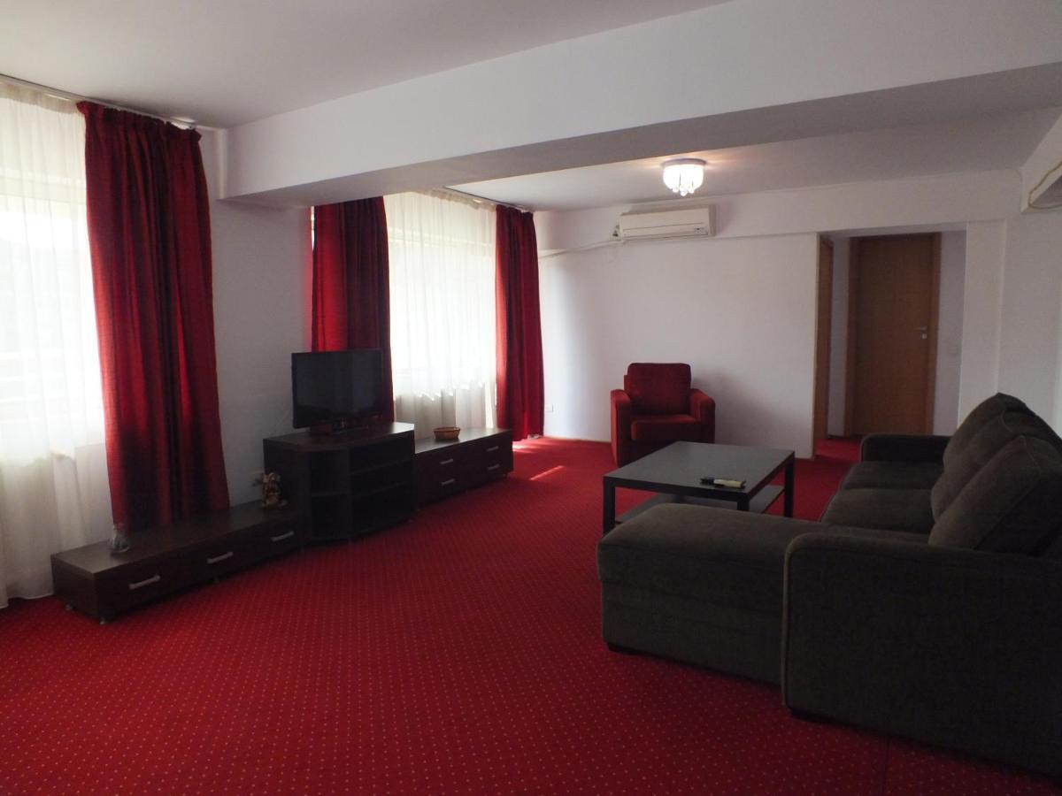 Alba Iulia Square - Apartments And Studios Bukares Bagian luar foto