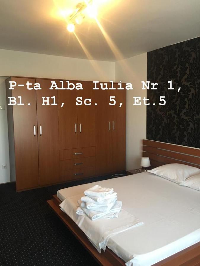 Alba Iulia Square - Apartments And Studios Bukares Ruang foto